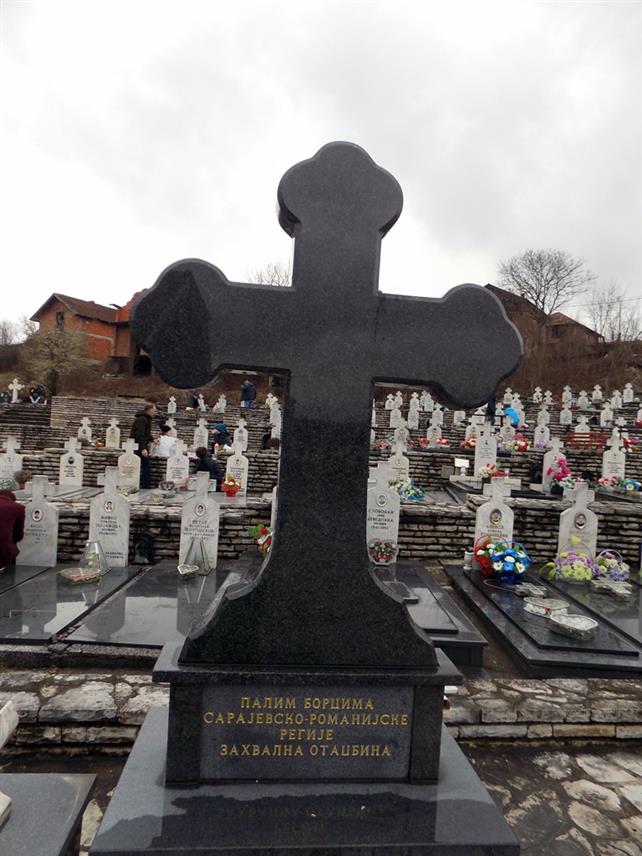 БРАТУНАЦ, 23. ЈУЛА /СРНА/ - У Братунцу ће у петак, 25. јула, бити служен парастос за 20 убијених Срба из насеља Хранча у Одбрамбено-отаџбинском рату поводом 33 године од напада на овом село у којем је убијено седморо мјештана српске националности код својих кућа.