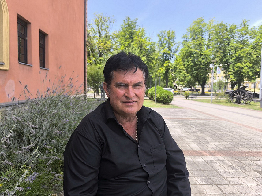 ПРИЈЕДОР, 29. ЈУЛА /СРНА/ - Славиша Књегињић из Приједора каже да је до те 1995. године осјећао неку скривену радост јер је 4. август његов рођендан, али је тај дан прије 30 година био веома тежак за све Србе, не само за народ из Крајине и са Кордуна који је доживио егзодус.