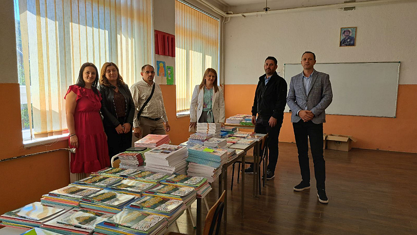 РИБНИК, 25. АВГУСТА /СРНА/ - Општина Рибник издвојила је 17.000 КМ за набавку уџбеника за 137 ученика од петог до деветог разреда основних школа са подручја ове локалне заједнице.