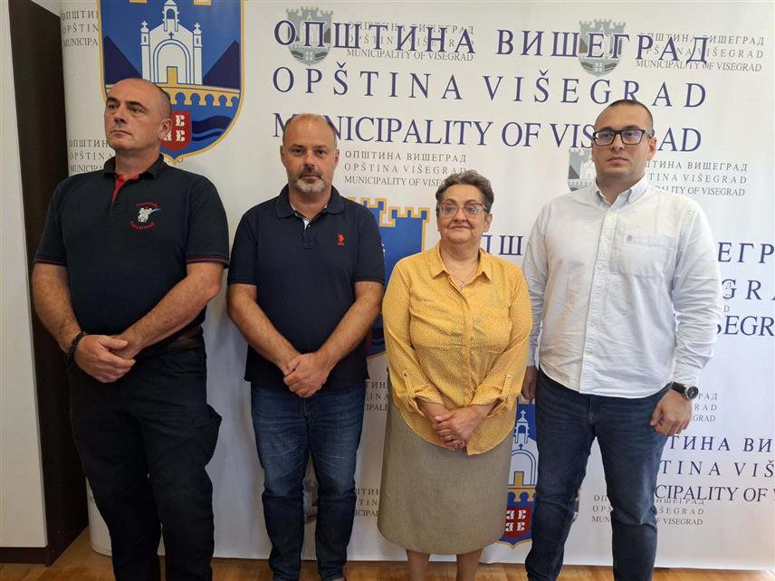 ВИШЕГРАД, 26. АВГУСТА /СРНА/ - Начелник општине Вишеград Младен Ђуревић на конференцији за новинаре у општинској згради.