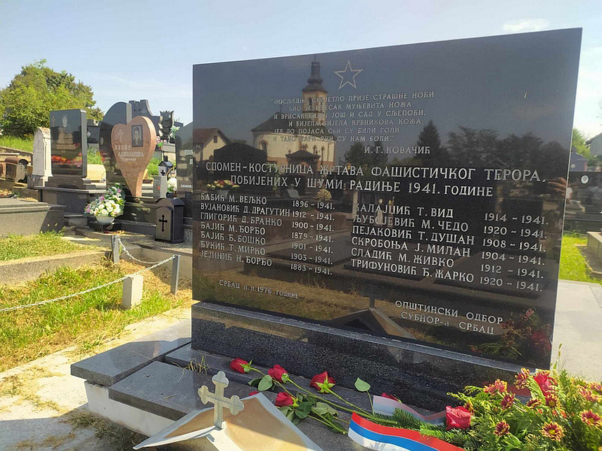 СРБАЦ, 28. АВГУСТА /СРНА/ - На градском гробљу у Српцу данас је служен помен жртвама усташког злочина које су свирепо ликвидиране у славонској шуми Радиња прије 84 године.
