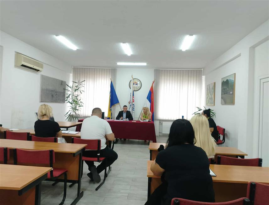 НОВИ ГРАД, 29. АВГУСТА /СРНА/ - У Новом Граду све је спремно за почетак наставе у новој школској години у четири основне и двије средње школе.