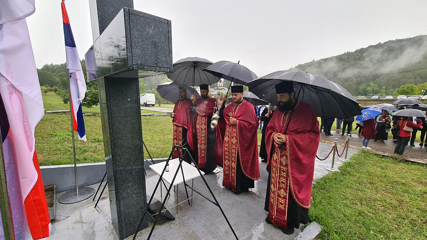 ПЕТРОВО, 30. АВГУСТА /СРНА/ - Обиљежавање Дана несталих и погинулих у Одбрамбено-отаџбинском рату код Манастира Светог Николе на Озрену.