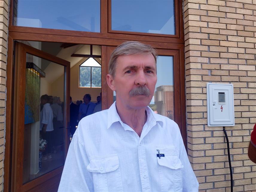 ДРИНИЋ, 7. АВГУСТА /СРНА/ - Пресједник Борачке организације Дринић Бранко Грбић данас у Дринићу гдје је положено цвијеће на споменик за 257 погинулих припадника Треће лаке пјешадијске бригаде Војске Републике Српске.	