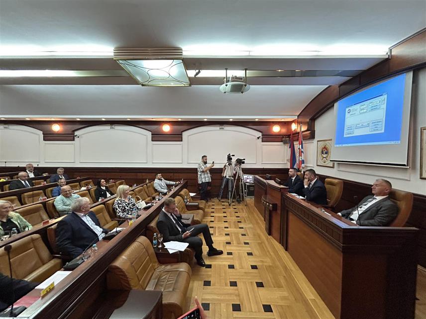 БАЊАЛУКА, 11. СЕПТЕМБРА /СРНА/ - Ванредна сједница Скупштине града Бањалука.