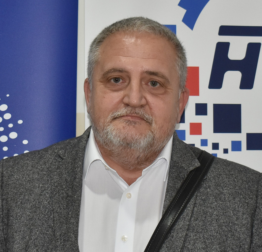 БАЊАЛУКА, 13. СЕПТЕМБРА /СРНА/ - Кроз вишедневни програм учења Научно-технолошког парка /НТП/ Републике Српске "Кампап" /CampUP/ до сада је прошло 100 младих са 17 стартап предузећа, од којих два већ раде на тржишту региона, изјавио је Срни директор Никола Драговић.