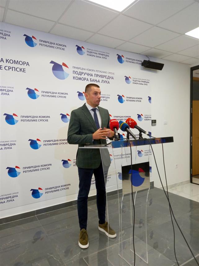 БАЊАЛУКА, 1. СЕПТЕМБРА /СРНА/ - Републику Српску је за седам мјесеци ове године посјетило више од 12.000 туриста него прошле године, рекао је данас министар трговине и туризма Денис Шулић и најавио да од данас креће нови циклус ваучера.
