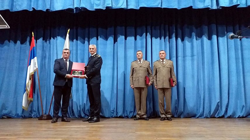ВЛАСЕНИЦА, 21. СЕПТЕМБРА /СРНА/ - Власеница је данас обиљежила Дан и крсну славу општине Малу Госпојину, а тим поводом одржана је и свечана сједница локалног парламента на којој су додијељена признања и награде заслужнима.