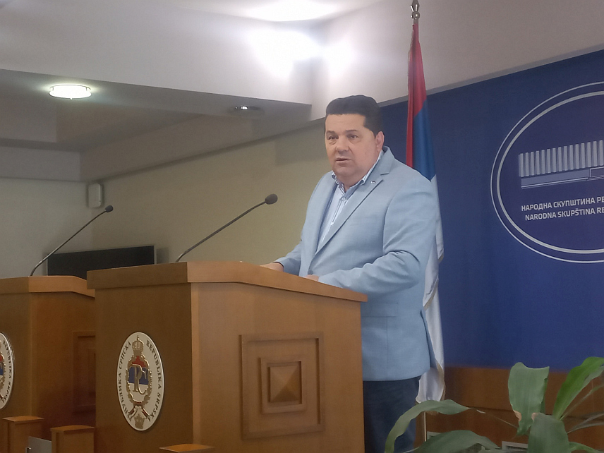 БАЊАЛУКА, 23. СЕПТЕМБРА /СРНА/ - Предсједник Народне скупштине Републике Српске Ненад Стевандић на конференцији за новинаре у Бањалуци након ванредне телефонске сједнице Колегијума Народне скупштине Републике Српске.