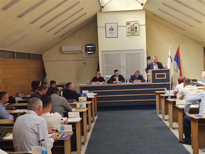 УГЉЕВИК, 2. СЕПТЕМБРА /СРНА/ - Сједница Скупштине општине Угљевик.