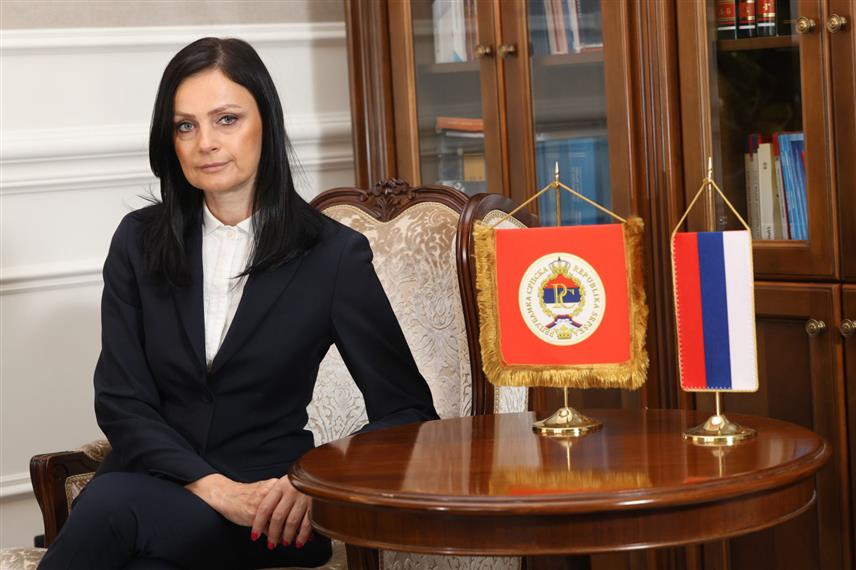БАЊАЛУКА, 2. СЕПТЕМБРА /СРНА/ - Генерални секретар предсједника Републике Српске Јелена Пајић Баштинац изјавила је за Срну да је Служба предсједника Републике Српске, како су и раније упознали јавност, 23. августа упутила Народној скупштини Републике Српске Одлуку предсједника Републике Српске Милорада Додика којом је Саву Минића предложио као кандидата за предсједника Владе Републике Српске./фото Борислав Здриња/