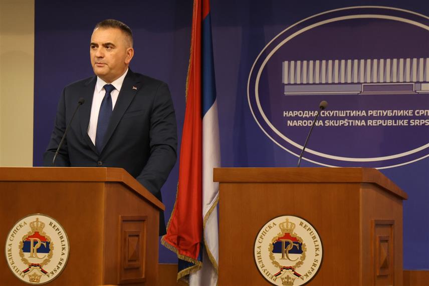 БАЊАЛУКА, 2. СЕПТЕМБРА /СРНА/ - Премијер Саво Минић на конференцији за новинаре у Бањалуци./Фото Борислав Здриња/