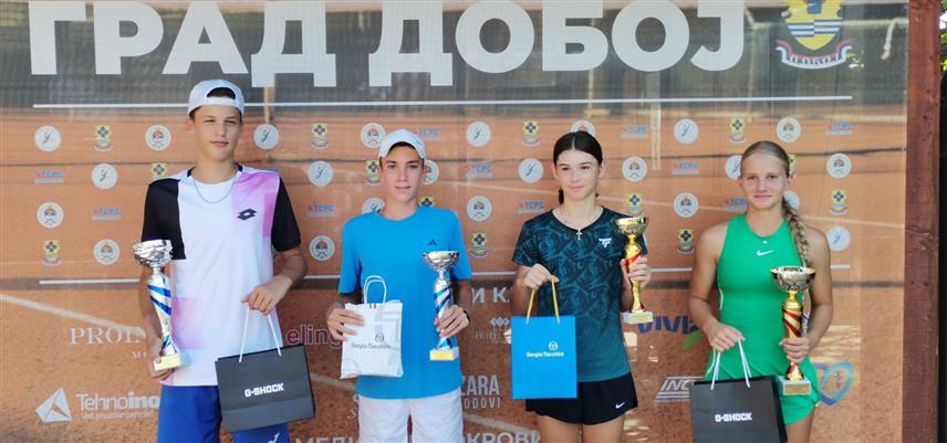 ДОБОЈ, 5. СЕПТЕМБРА /СРНА/ - Јон Марк из Мађарске и Ива Јерковић из Хрватске побједници су 26. Меморијалног тениског турнира "Љубиша Миладиновић", који је у оквиру категорије "Тенис Јуроп У16", данас завршен у Добоју.