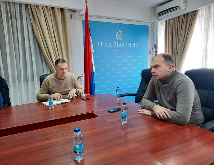 ЗВОРНИК, 13. ЈАНУАРА /СРНА/ - Градски штаб за ванредне ситуације Зворник укинуо је данас ванредну ситуацију на подручју Зворника, јер су прошле опасности од поплава и нормализована је ситуација са снабдијевањем електричном енергијом и питком водом.