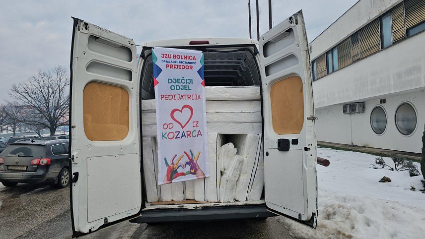 ПРИЈЕДОР, 15. ЈАНУАРА /СРНА/ - Дјечијем одјељењу приједорске Болнице "Др Младен Стојановић" фирма "Аустронет" из Козарца донирала је данас ЕКГ апарат и опрему вриједности око 7.000 КМ.