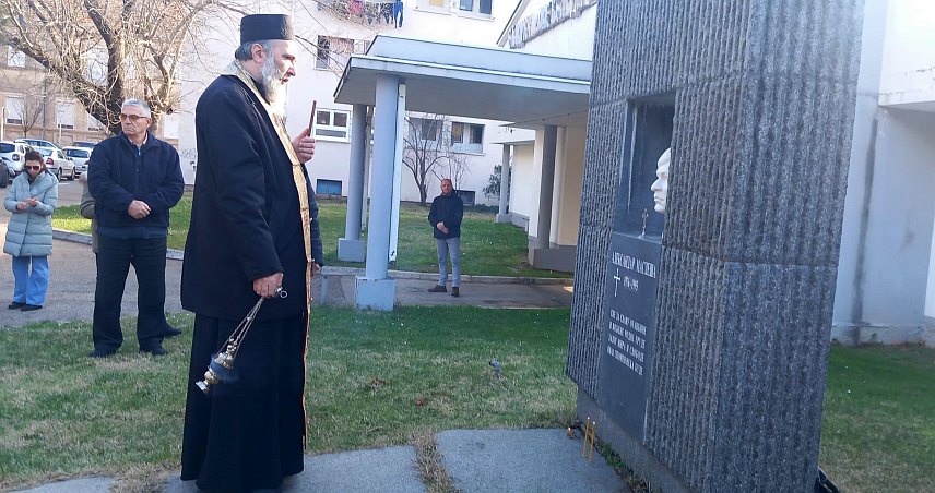 ТРЕБИЊЕ, 16. ЈАНУАРА /СРНА/ - У Tребињу је данас служен парастос и обиљежена 31 година од смрти најмлађег борца Tребињске бригаде Војске Републике Српске Александра Маслеше, те је овом приликом истакнуто да о његовом дјелу треба да се говори на сваком мјесту.