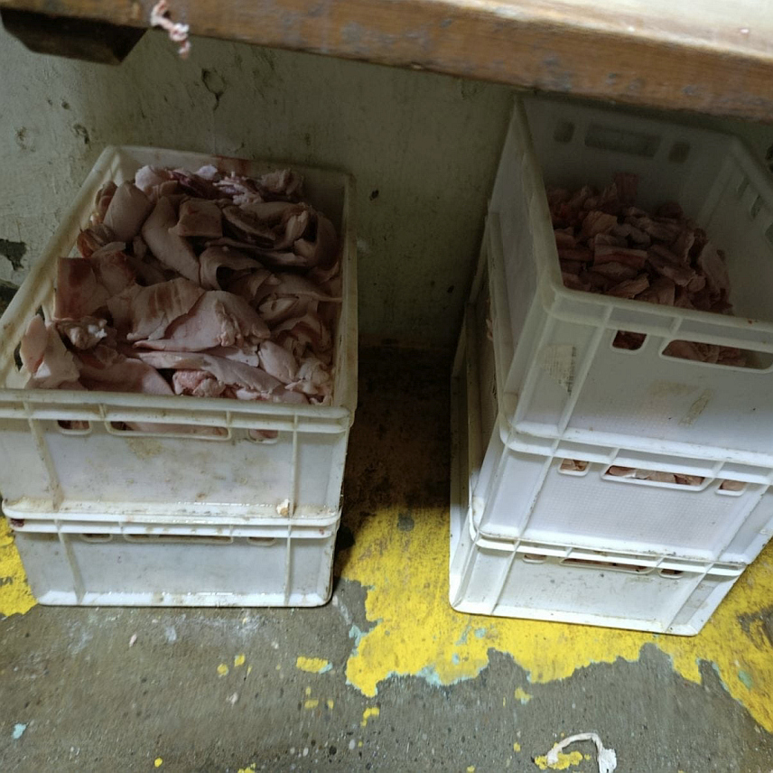 БЕОГРАД/СОМБОР, 18. ЈАНУАРА /СРНА/ - У Сомбору је откривено око 8,2 тоне меса и месних прерађевина небезбједних за људску употребу и ухапшена је једна особа.