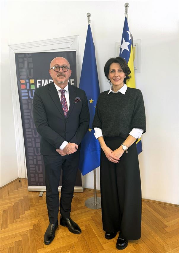 САРАЈЕВО, 21. ЈАНУАРА /СРНА/ - Директор Дирекције за европске интеграције /ДЕИ/ Савјета министара Елвира Хабота и директор Агенције за безбједност хране БиХ Санин Танковић.