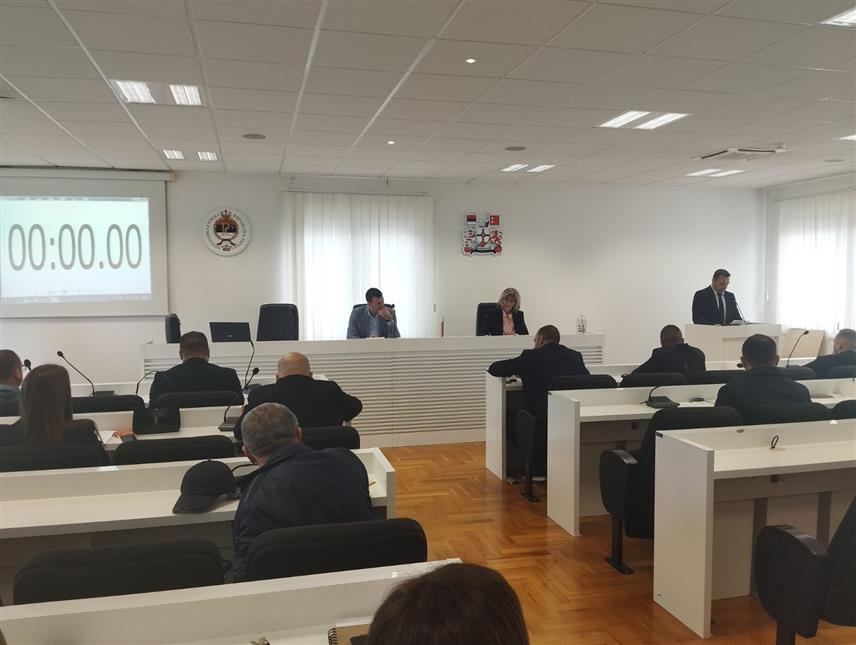 БИЛЕЋА, 22. ЈАНУАРА /СРНА/ - Повеља општине Билећа за најзаслужнијег појединца у 2025. години додијељена је доктору Петру Сворцану, одлучено је данас на свечаној сједници Скупштине општине, поводом крсне славе општине - Светог Саве.