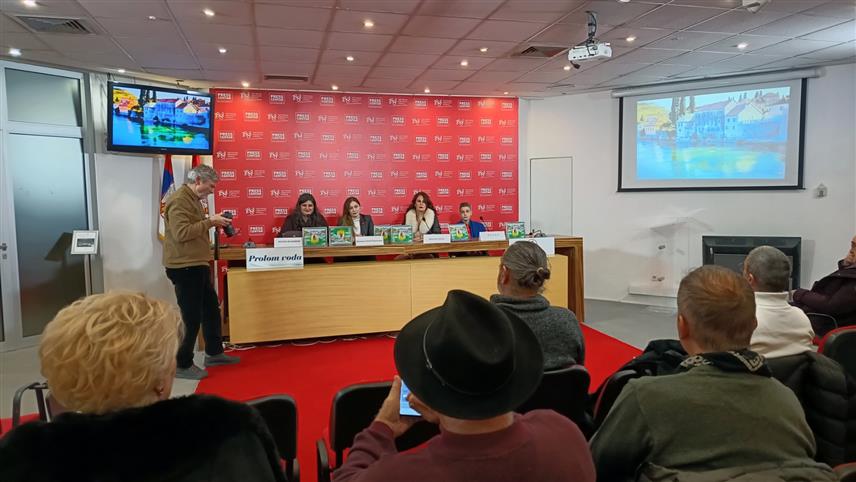 БЕОГРАД, 22. ЈАНУАРА /СРНА/ - У Београду је данас представљена књига поезије и слика "Дијадема Херцеговине" умјетника и професора из Tребиња Даниеле Чолић.