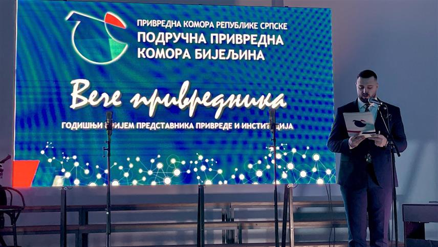 БИЈЕЉИНА, 23. ЈАНУАРА /СРНА/ - Подручна привредна комора Бијељина организовала је "Вече привредника" с циљем јачања сарадње, размјене искустава и умрежавања актера из привредног и институционалног сектора.