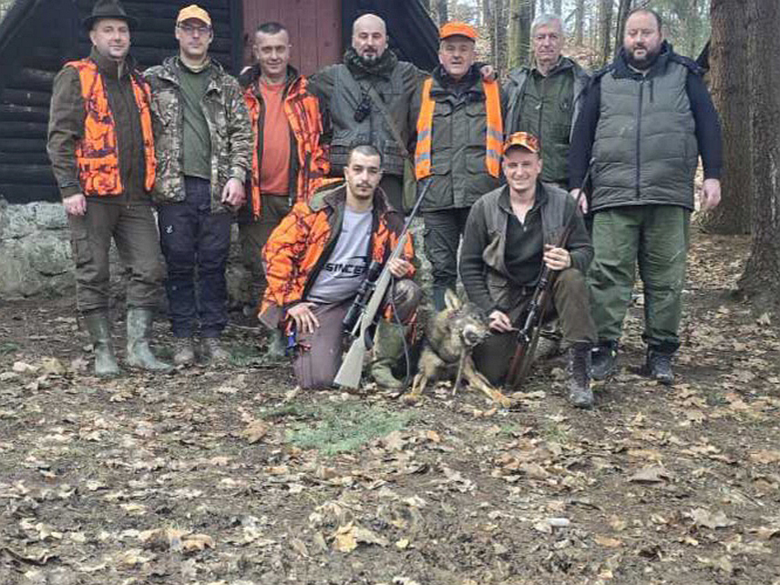 ДОБОЈ, 25. ЈАНУАРА /СРНА/ - Чланови добојског Ловачког удружења "Фазан" одстријелили су данас вука у насељу Липац.