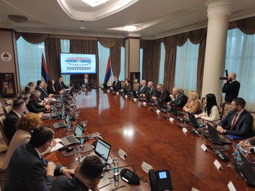 БАЊАЛУКА, 26. ЈАНУАРА /СРНА/ - Почела је конститутивна сједница нове Владе Републике Српске, коју предводи премијер Саво Минић.