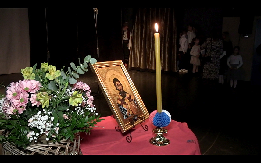 ИСТОЧНО САРАЈЕВО, 26. ЈАНУАРА /СРНА/ - Свети Сава није само историјска личност, већ темељ идентитета, знања и духовности српског народа, рекла је вечерас директор Основне школе "Свети Сава" Жељка Топалић на Светосавској академији у Источном Сарајеву.