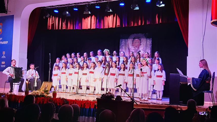 ПРЊАВОР, 26. ЈАНУАРА /СРНА/ - У Прњавору је вечерас одржана Светосавска академија са које је поручено да у модерно, савремено доба вриједности Светосавља треба пренијети на дјецу и младе који су гарант очувања традиције, културе и обичаја српског народа.