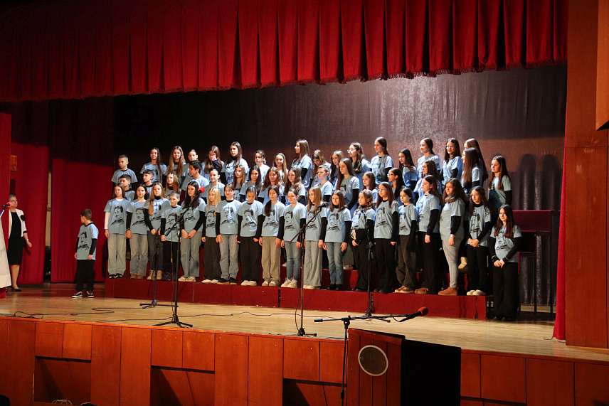 ДЕРВЕНТА, 25. ЈАНУАРА /СРНА/ - Министар просвјете и културе Републике Српске Боривоје Голубовић присуствовао је Светосавској академији коју су организовале основне и средње школе из Дервенте.