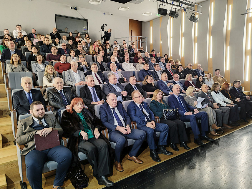 БАЊАЛУКА, 27. ЈАНУАРА /СРНА/ - Свечани пријем на Универзитету у Бањалуци поводом Дана Републике и славе Светог Саве.