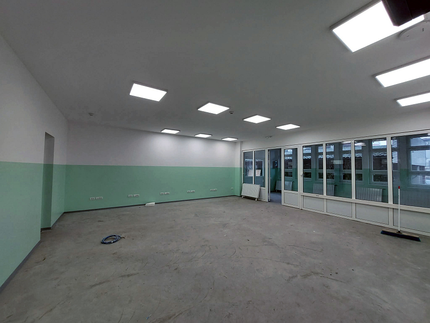 СРБАЦ, 28. ЈАНУАРА /СРНА/ - Завршен је објекат савременог ЦНЦ центра у оквиру Центра средњих школа "Петар Кочић" у Српцу, којим ће бити унапријеђено знање ђака у области машинства, изјавио је Срни директор ове образовне установе Миленко Живанић.