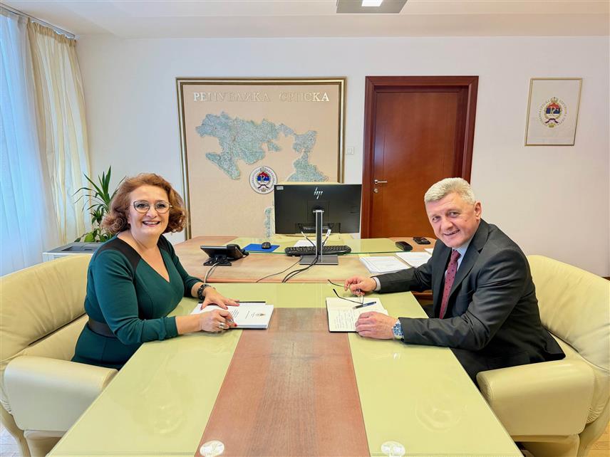 БАЊАЛУКА, 28. ЈАНУАРА /СРНА/ - Министар за научнотехнолошки развој и високо образовање Републике Српске Драга Мастиловић састао се данас у Бањалуци са предсједником Савјета за високо образовање Српске Недељком Ивковић.
