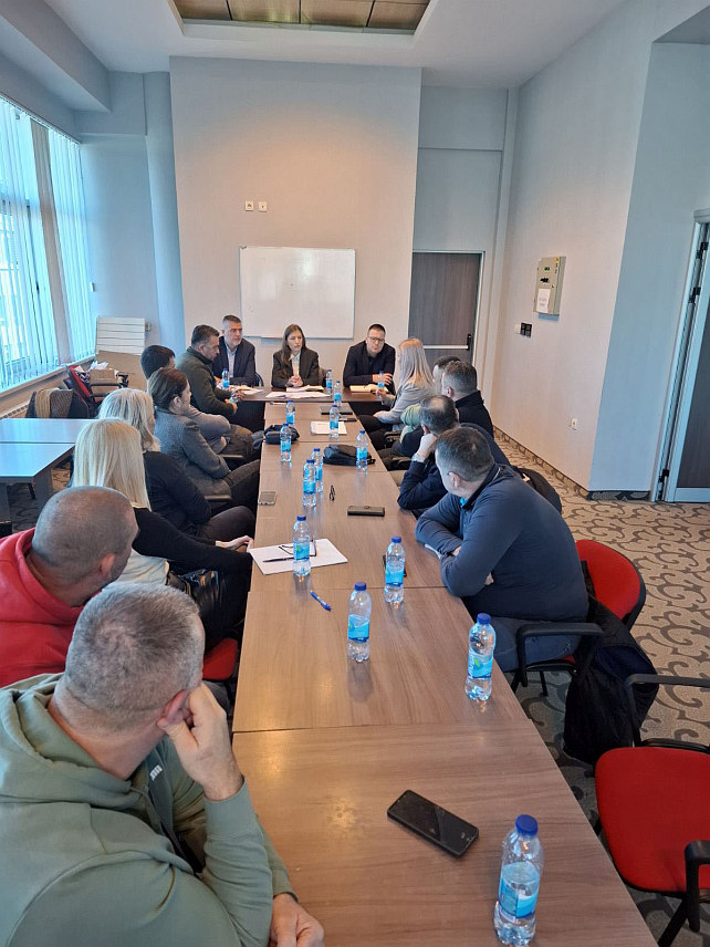 БИЈЕЉИНА, 29. ЈАНУАРА /СРНА/ - Руководство Скупштине града Бијељина примило је данас на разговор представнике Синдикалне организације предузећа "Водовод и канализација".