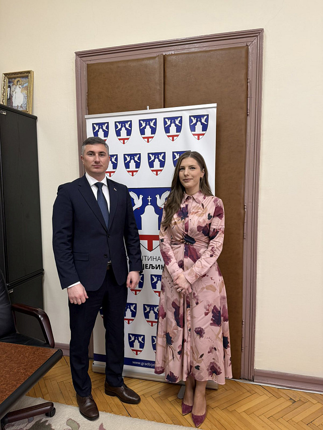 БИЈЕЉИНА, 30. ЈАНУАРА /СРНА/ - Предсједник Скупштине града Бијељина Жељана Арсеновић примила је данас директора Завода за запошљавање Републике Српске Дамјана Шкипину коме је захвалила за континуирану подршку ове установе становницима Бијељине.