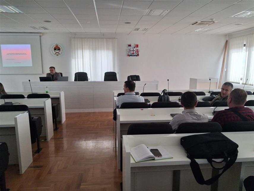 БИЛЕЋА, 12. ОКTОБРА /СРНА/ - Јавна расправа о нацрту плана парцелације за изградњу канцер института "Стојка" у општини Билећа.