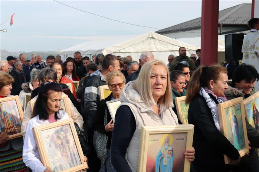 ДЕРВЕНТА, 13. ОКТОБРА /СРНА/ - У Осињи код Дервенте обиљежено је 170 година постојања Осињске парохије и 140 година од освештања цркве брвнаре, једног од најзначајнијих духовних и културно-историјских обиљежја овог краја, саопштено је из Епархије зворничко-тузланске.