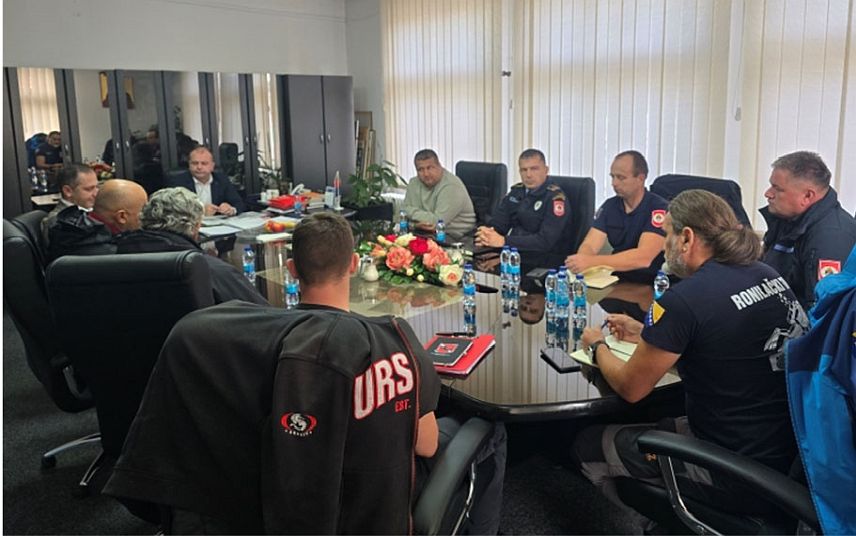 ЗВОРНИК, 14. ОКТОБРА /СРНА/ - Знатне површине још нису деминиране на подручју града Зворника, што представља један од предуслова за безбједан живот и кориштење расположивих природних ресурса, изјавио је градоначелник Бојан Ивановић.