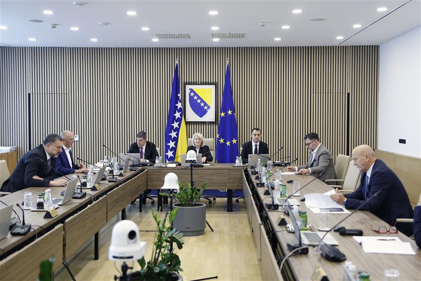 САРАЈЕВО, 15. ОКТОБРА /СРНА/ - У реализацији пројекта "Зелена и здрава БиХ" прошла година је била кључна што потврђују остварени резултати, наводи се у информацији коју је усвојио Савјет министара.