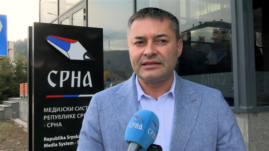 ПАЛЕ, 15. ОКТОБРА /СРНА/ - Посланик у Народној скупштини Републике Српске Ацо Станишић у изјави Срни.