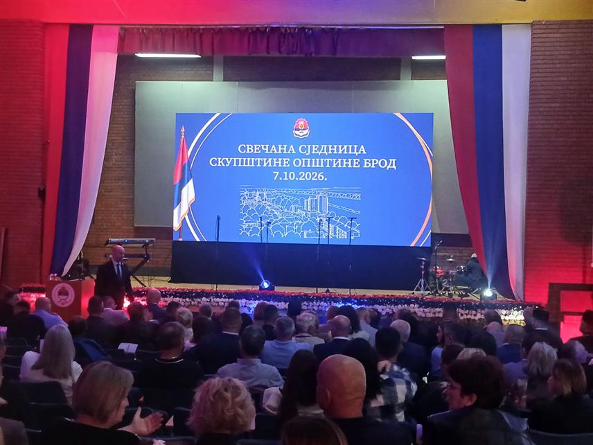 БРОД, 7. ОКТОБРА /СРНА/ - У Броду је данас одржана свечана сједница Скупштине општине поводом Дана општине и 34 године од ослобођења Брода у Одбрамбено-отаџбинском рату.