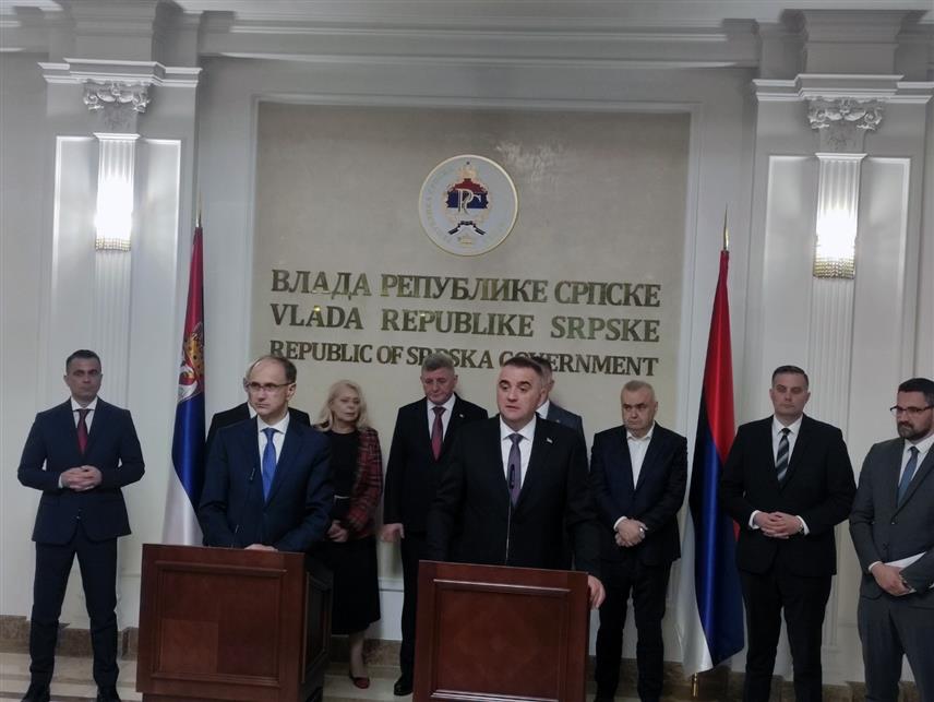 БАЊАЛУКА, 9. ОКТОБРА /СРНА/ - Конференција за новинаре предсједника Владе Српске Саве Минића и предсједника Владе Србије у техничком мандату Ђуре Мацута након састанка влада Српске и Србије.