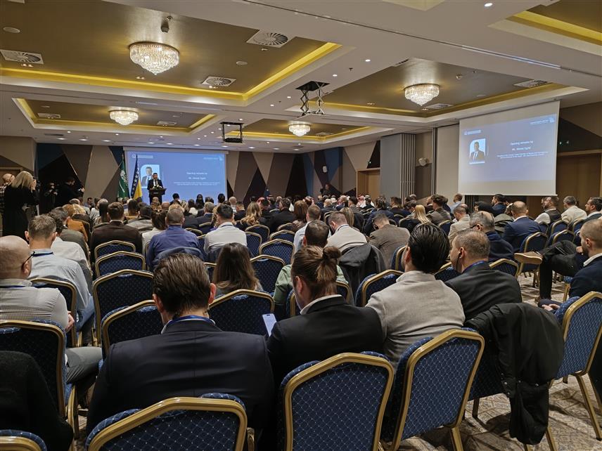 САРАЈЕВО, 10. ФЕБРУАРА /СРНА/ - Пословни форум привредника БиХ и Саудијске Арабије одржан данас у Сарајеву. Форум је одржан у оквиру тродневне посјете делегације Саудијске Арабије БиХ.