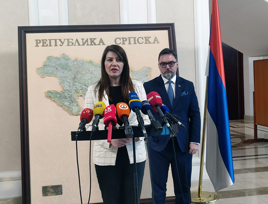 БАЊАЛУКА, 11. ФЕБРУАРА /СРНА/ - Министар пољопривреде, шумарства и водопривреде Републике Српске Анђелка Кузмић поручила је да ресорно министарство остаје искрен партнер пољопривредним произвођачима, да ће им обезбиједити подстицаје и дјеловати у складу са могућностима на све евентуалне изазове.