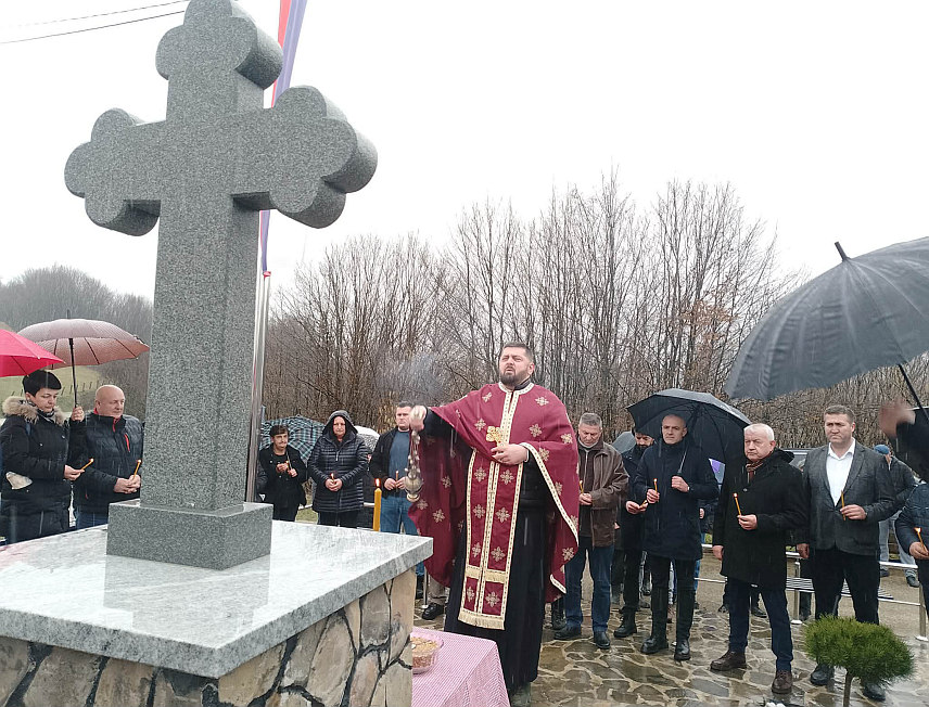 НОВИ ГРАД, 15. ФЕБРУАРА /СРНА/ - У Кршљама код Новог Града данас је служен парастос за српске борце страдале у ослободилачким ратовима.