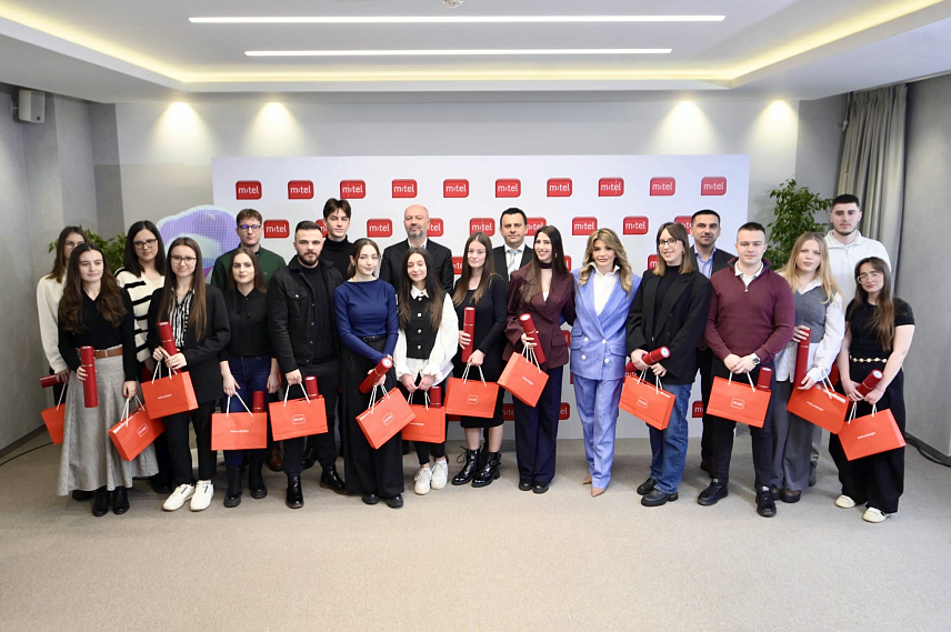 БАЊАЛУКА, 17. ФЕБРУАРА /СРНА/ - У Компанији "М:тел" данас је уручено 17 стипендија студентима електротехнике и информатике у БиХ, које ће за студенте смјера телекомуникација износити 400, а за остале 300 КМ мјесечно.