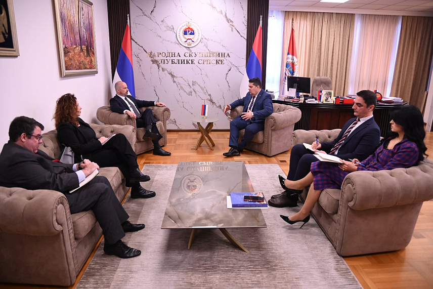 БАЊАЛУКА, 18. ФЕБРУАРА /СРНА/ - Предсједник Народне скупштине Републике Српске Ненад Стевандић током данашњег састанка са отправником послова Амбасаде САД у БиХ Џоном Гинкелом.