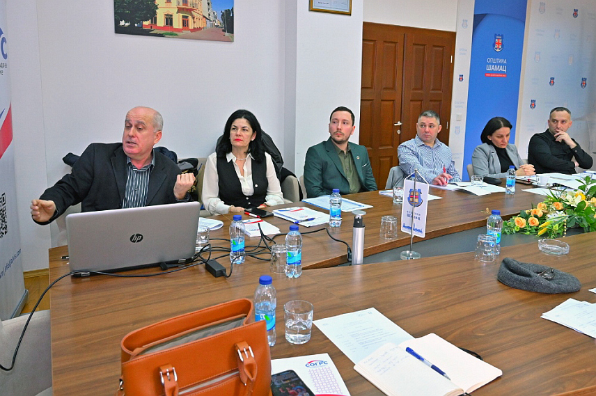 ШАМАЦ, 18. ФЕБРУАРА /СРНА/ - Сарадња локалне управе, здравствених установа и стручних организација кључни су за развој ефикасног и доступног здравственог система, оцијењено је на састанку Одбора за здравство у Шамцу, организованог у оквиру пројекта "Здраве заједнице у БиХ".