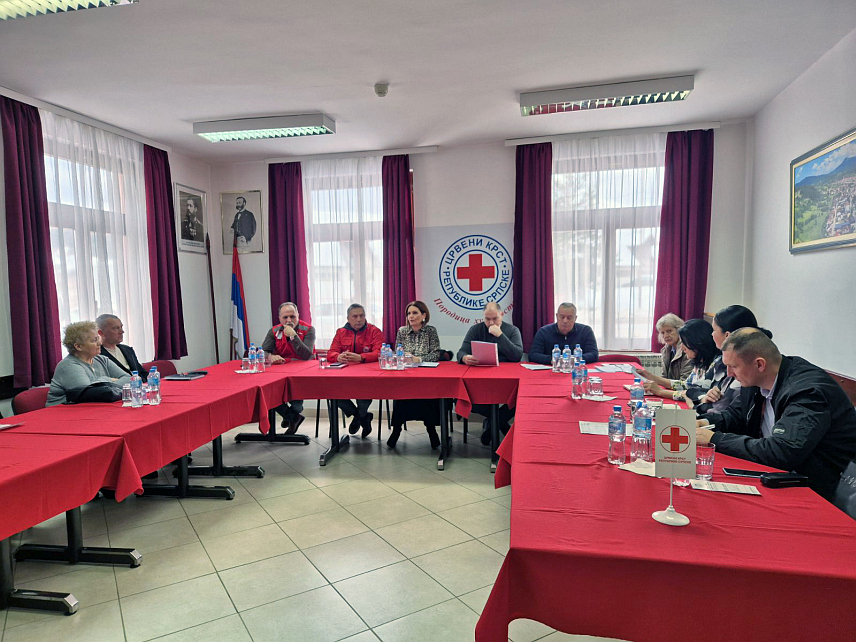 ПАЛЕ, 19. ФЕБРУАРА /СРНА/ - На Палама је данас одржан округли сто о проблемима у тражењу несталих Срба, на којем је указано на бројне неријешене случајеве и застоје у овом процесу, три деценије након завршетка рата.