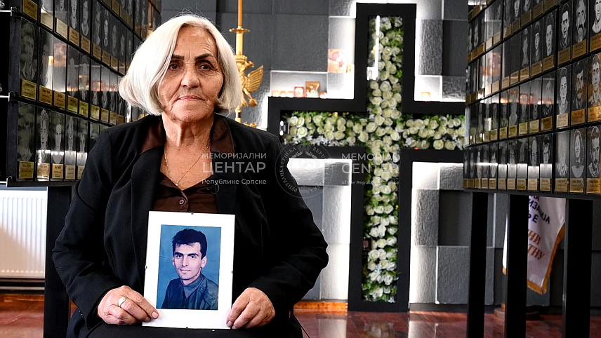 БАЊАЛУКА, 20. ФЕБРУАРА /СРНА/ - Меморијални центар Републике Српске је, у оквиру пројекта документовања личних и породичних сјећања чланова породица погинулих и несталих цивила и војника из Одбрамбено-отаџбинског рата, у Невесињу забиљежио потресно свједочанство Борике Шиљеговић, мајке погинулог борца Војске Републике Српске, Радомира Шиљеговића /1971. годиште/, који је погинуо у Мостару, 1992. године.